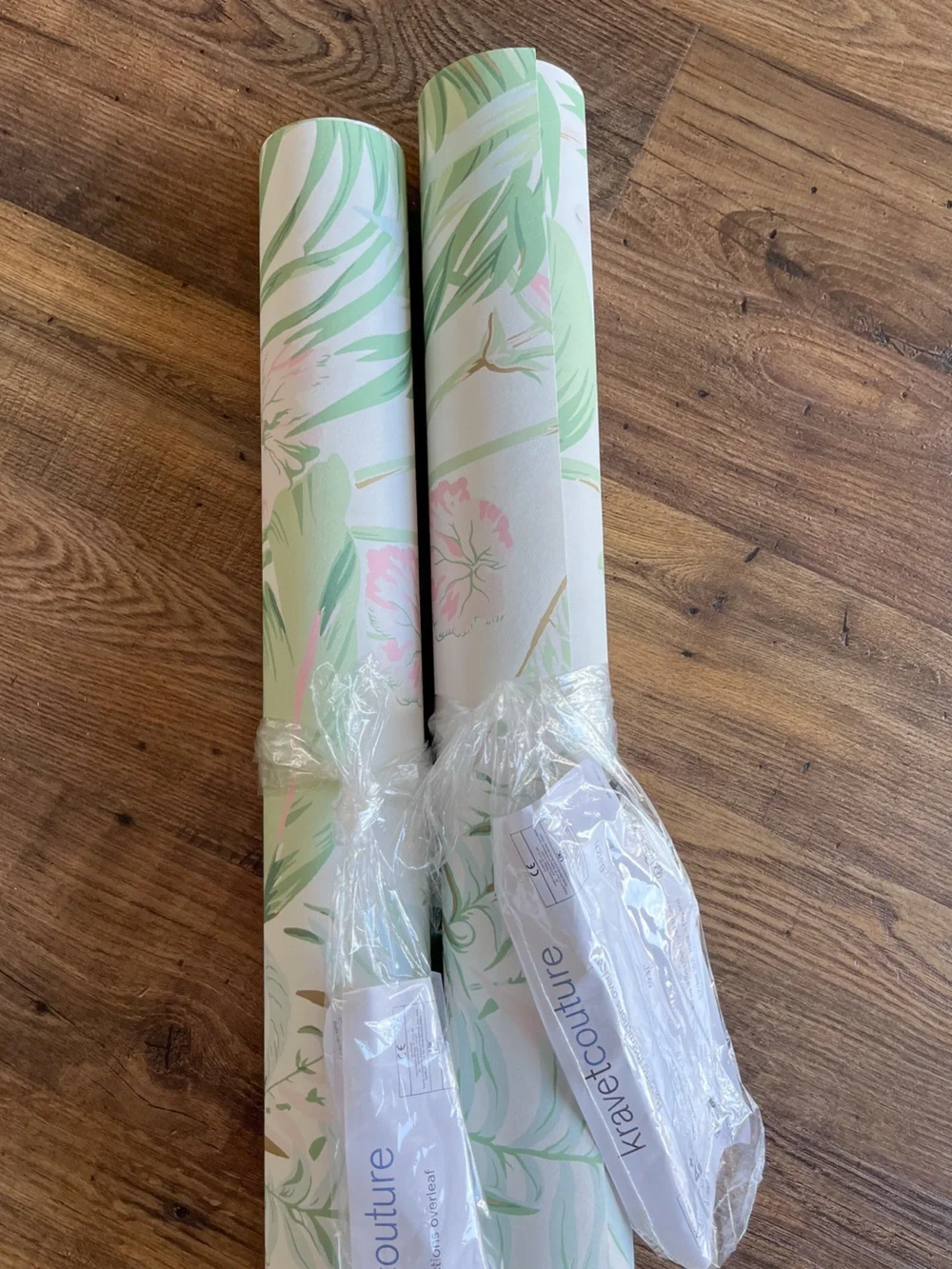 NWT KRAVET Couture Wallpaper 2 Double Rolls Yasuni 317 Green Pink Palm Tropical